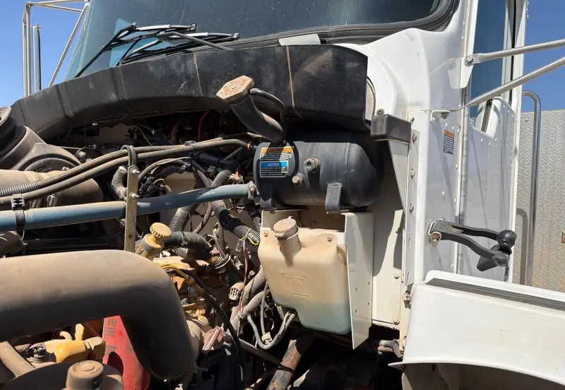2003 Kenworth T300 photo 102