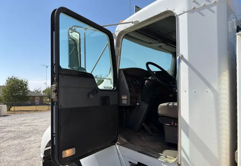2003 Kenworth T300 photo 67