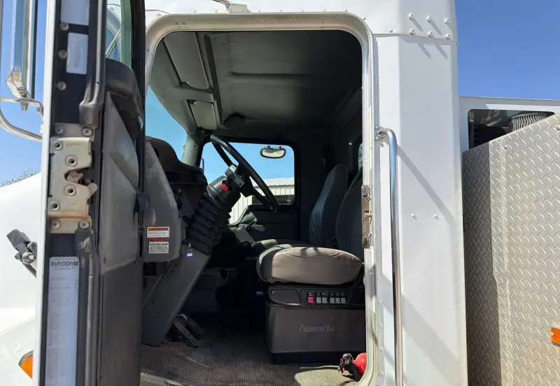 2003 Kenworth T300 photo 69