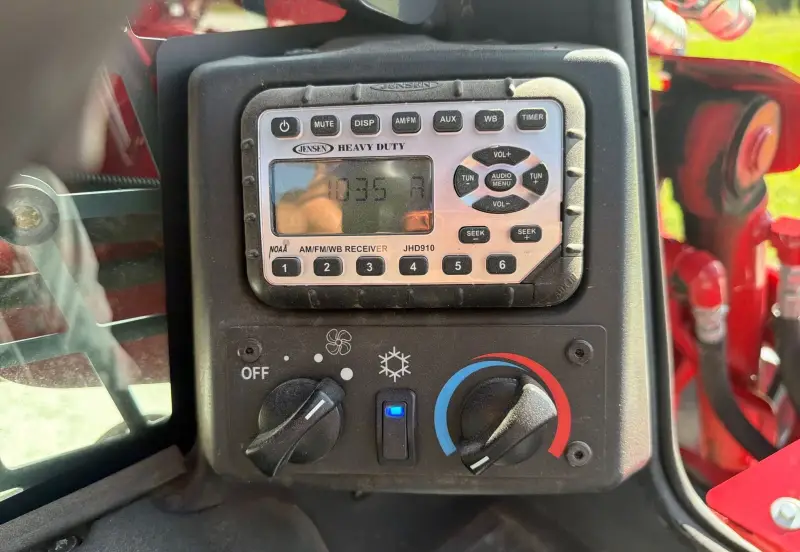 2024 Takeuchi TL10V2 photo 33