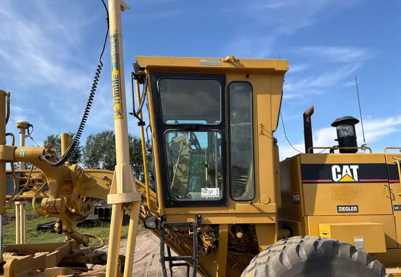 2001 Caterpillar 14H photo 10