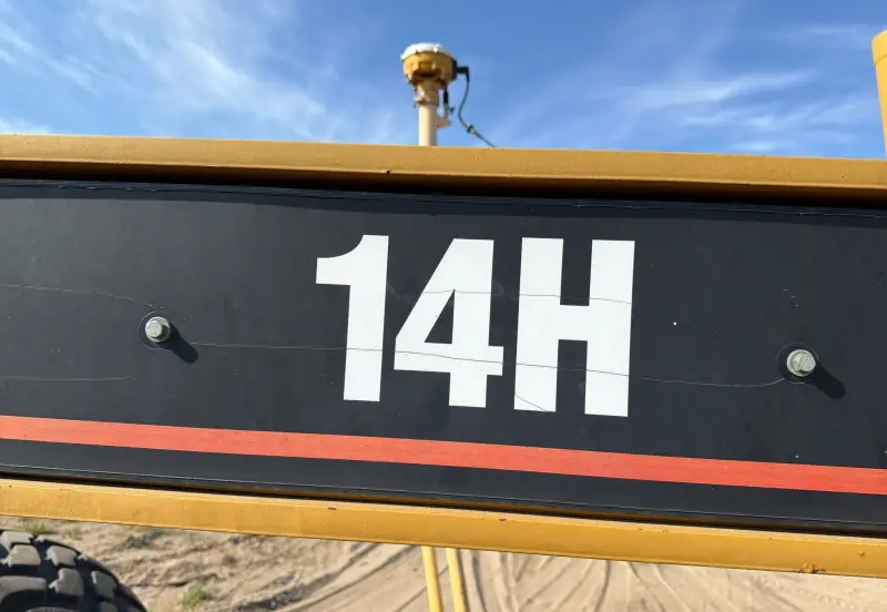 2001 Caterpillar 14H photo 9