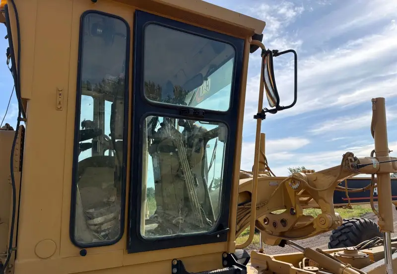 2001 Caterpillar 14H photo 21