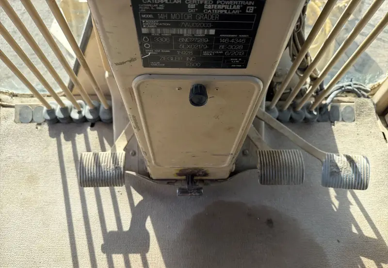 2001 Caterpillar 14H photo 34