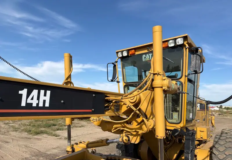 2001 Caterpillar 14H photo 13
