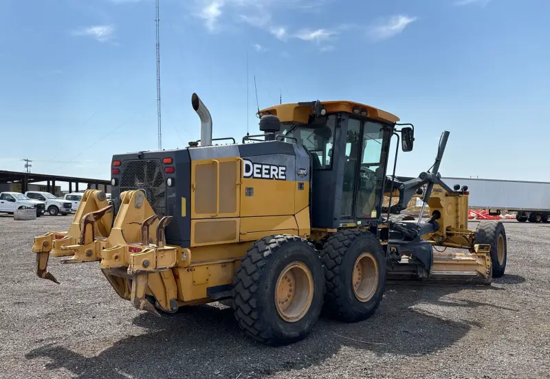 2014 John Deere 672GP photo 5
