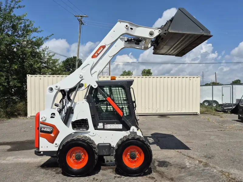 2024 Bobcat S650 photo 12