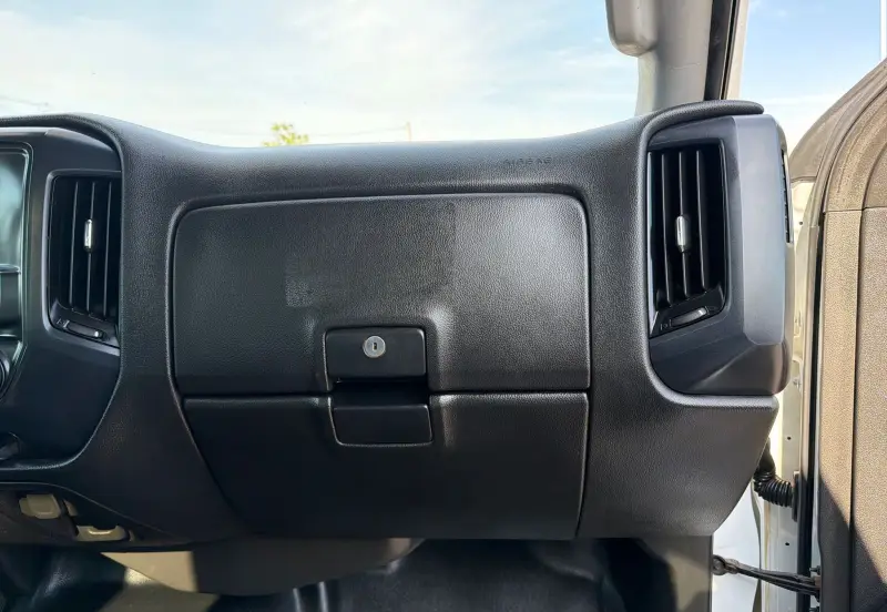 2022 Chevrolet Silverado 5500HD photo 78