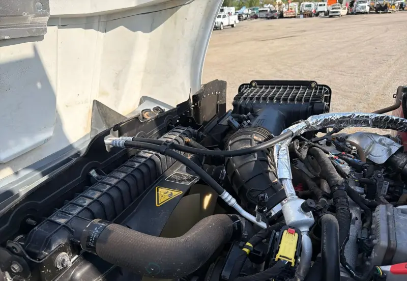 2022 Chevrolet Silverado 5500HD photo 91
