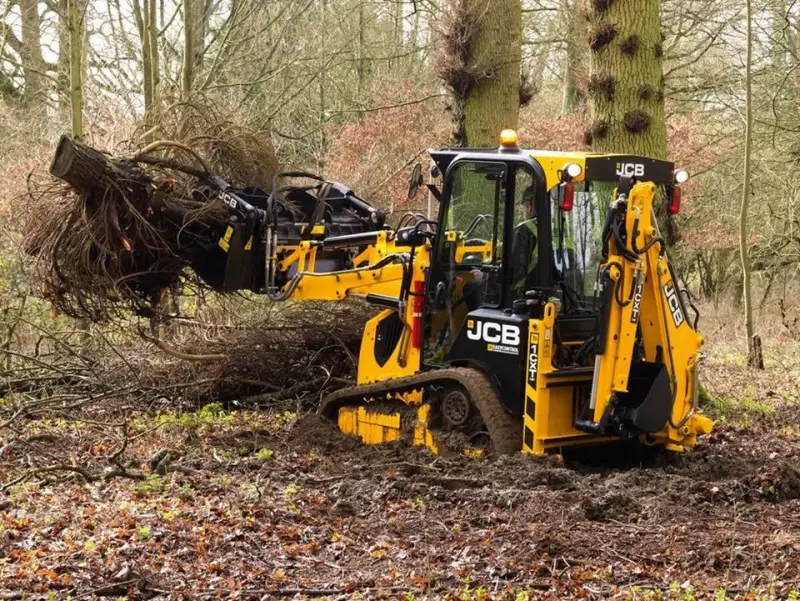 2025 JCB 1CXT Pro Tracked Backhoe photo 3