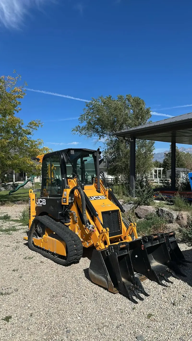 2025 JCB 1CXT Pro Tracked Backhoe photo 5