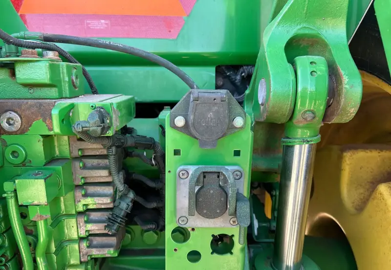 2012 John Deere 8310R photo 16