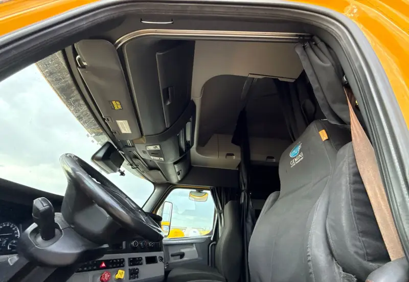 2021 Freightliner Cascadia 126 photo 32