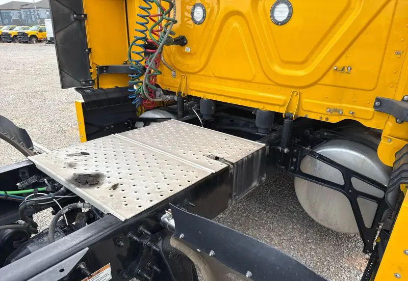 2021 Freightliner Cascadia 126 photo 11