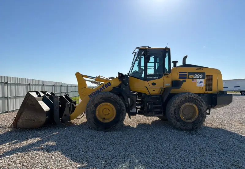 2023 Komatsu WA320-8 photo 8