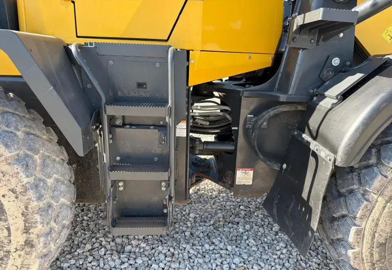 2023 Komatsu WA320-8 photo 27