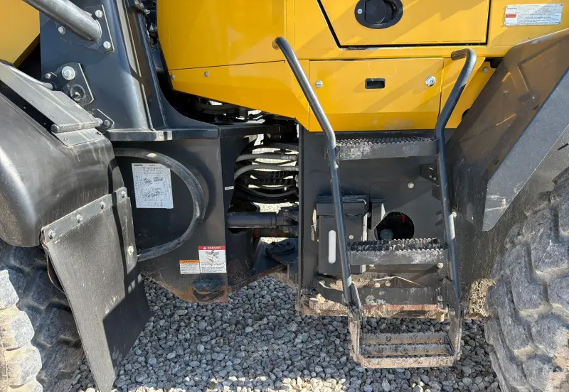 2023 Komatsu WA320-8 photo 10