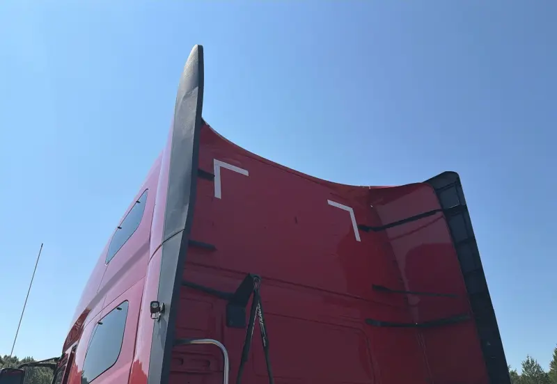 2022 Volvo VNL photo 35