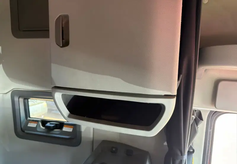 2022 Volvo VNL photo 78