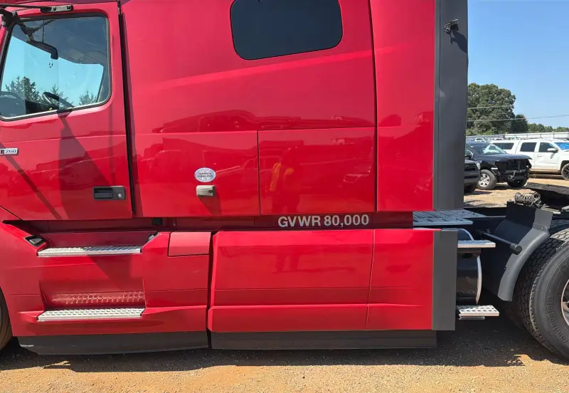 2022 Volvo VNL photo 9