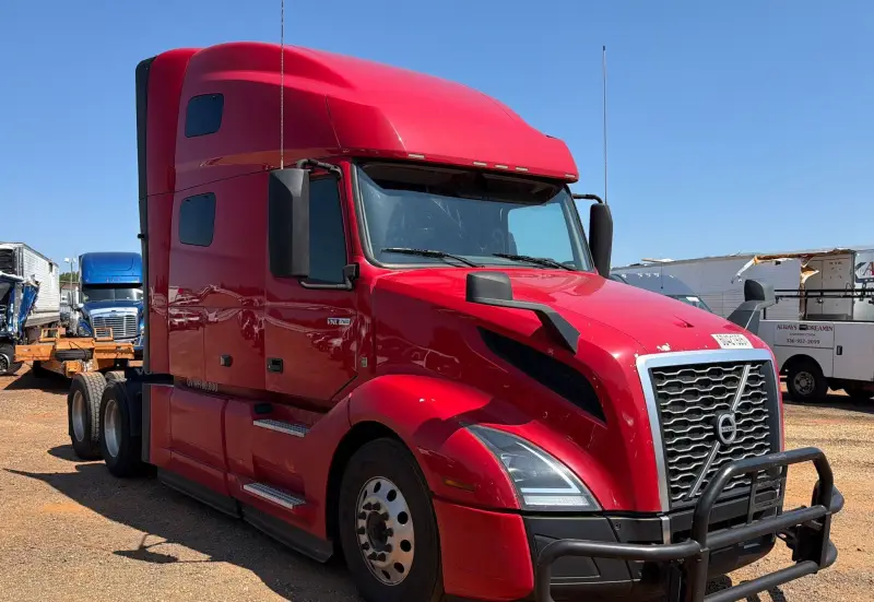 2022 Volvo VNL photo 3