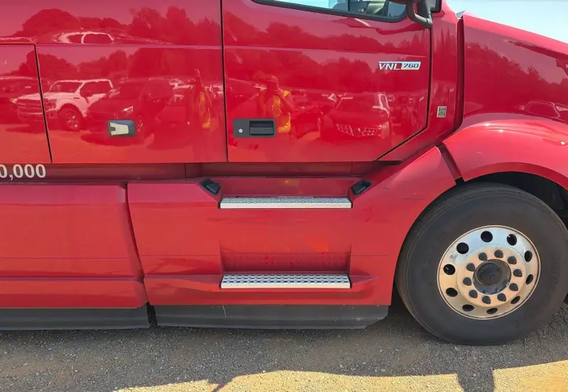 2022 Volvo VNL photo 22