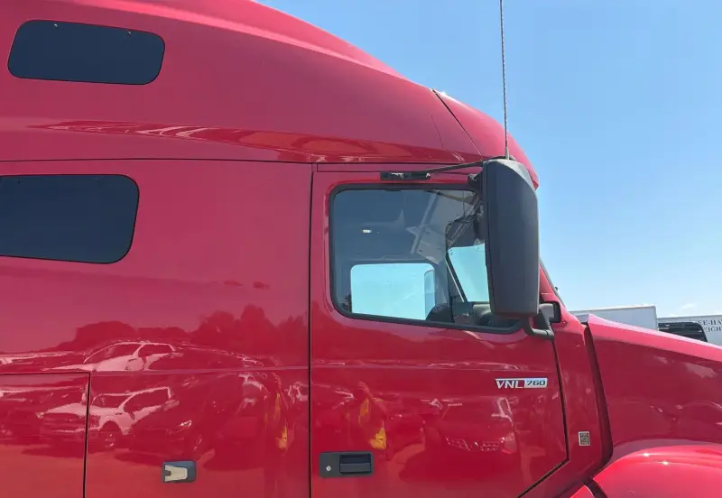 2022 Volvo VNL photo 23