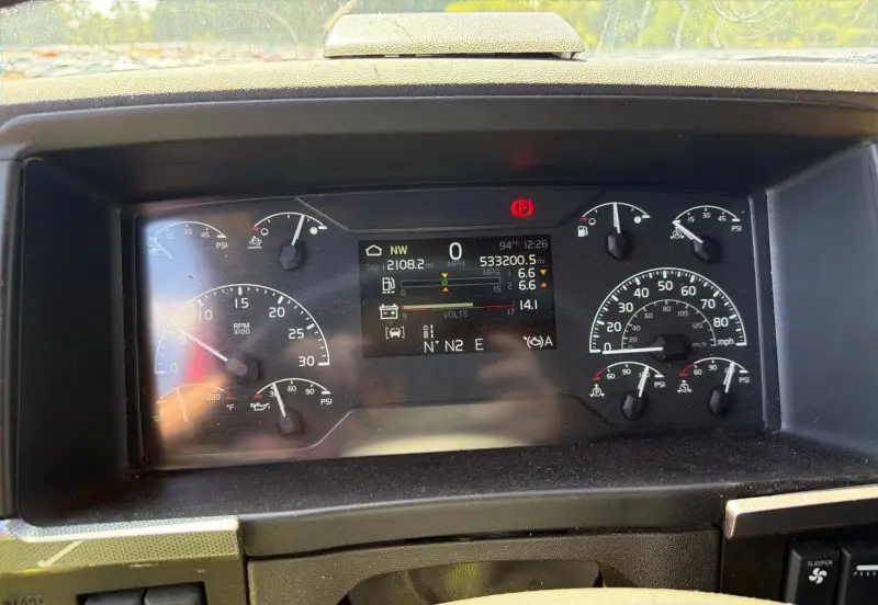 2022 Volvo VNL photo 59
