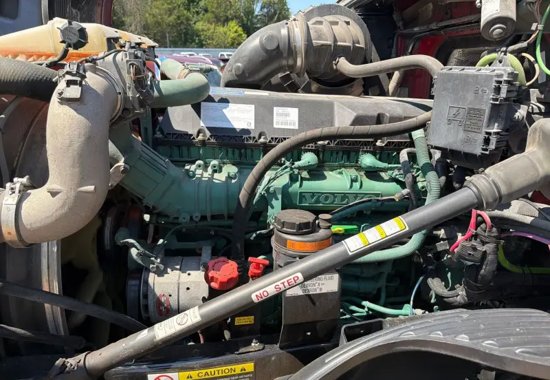 2022 Volvo VNL photo 80