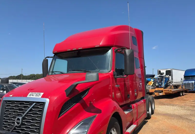 2022 Volvo VNL photo 16