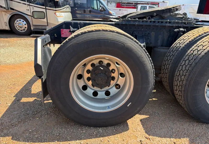 2022 Volvo VNL photo 117