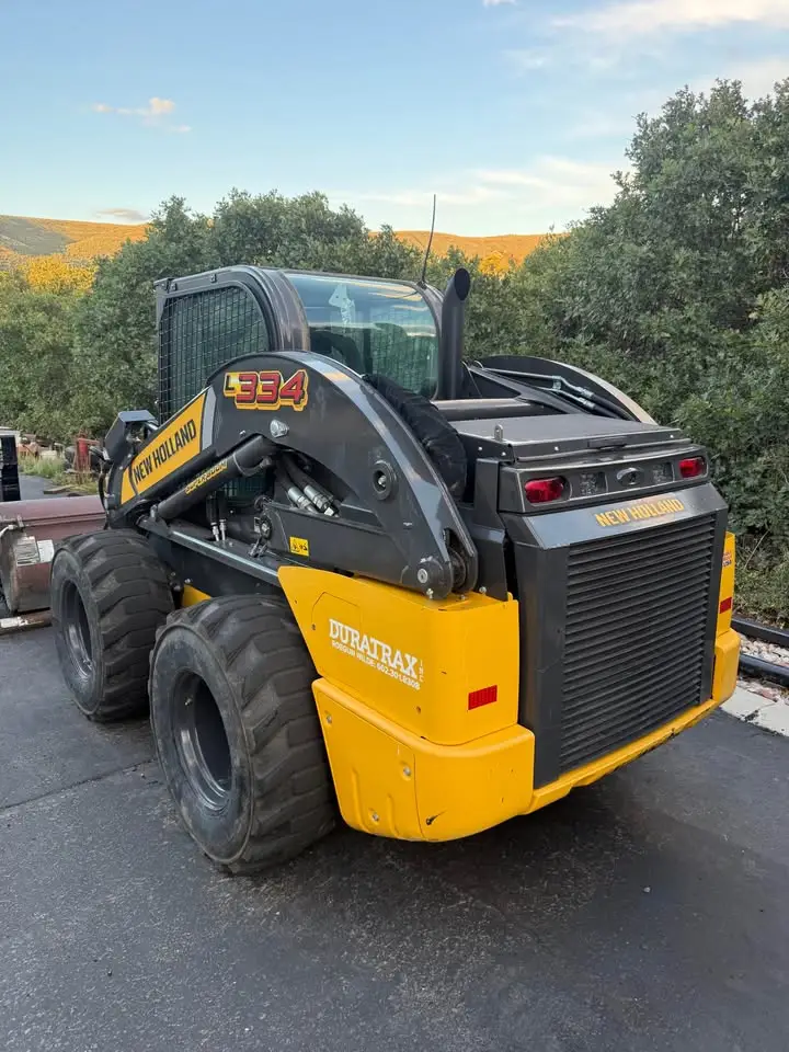 2023 New Holland L334 Skid Steer photo 2